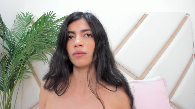 SaraFernandez's Streamate show and profile