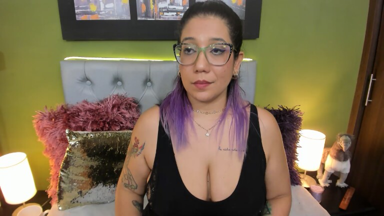 MonikaOrtiz's Streamate show and profile