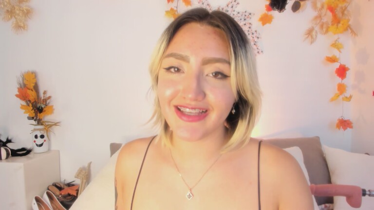 NaraSuarez's Streamate show and profile