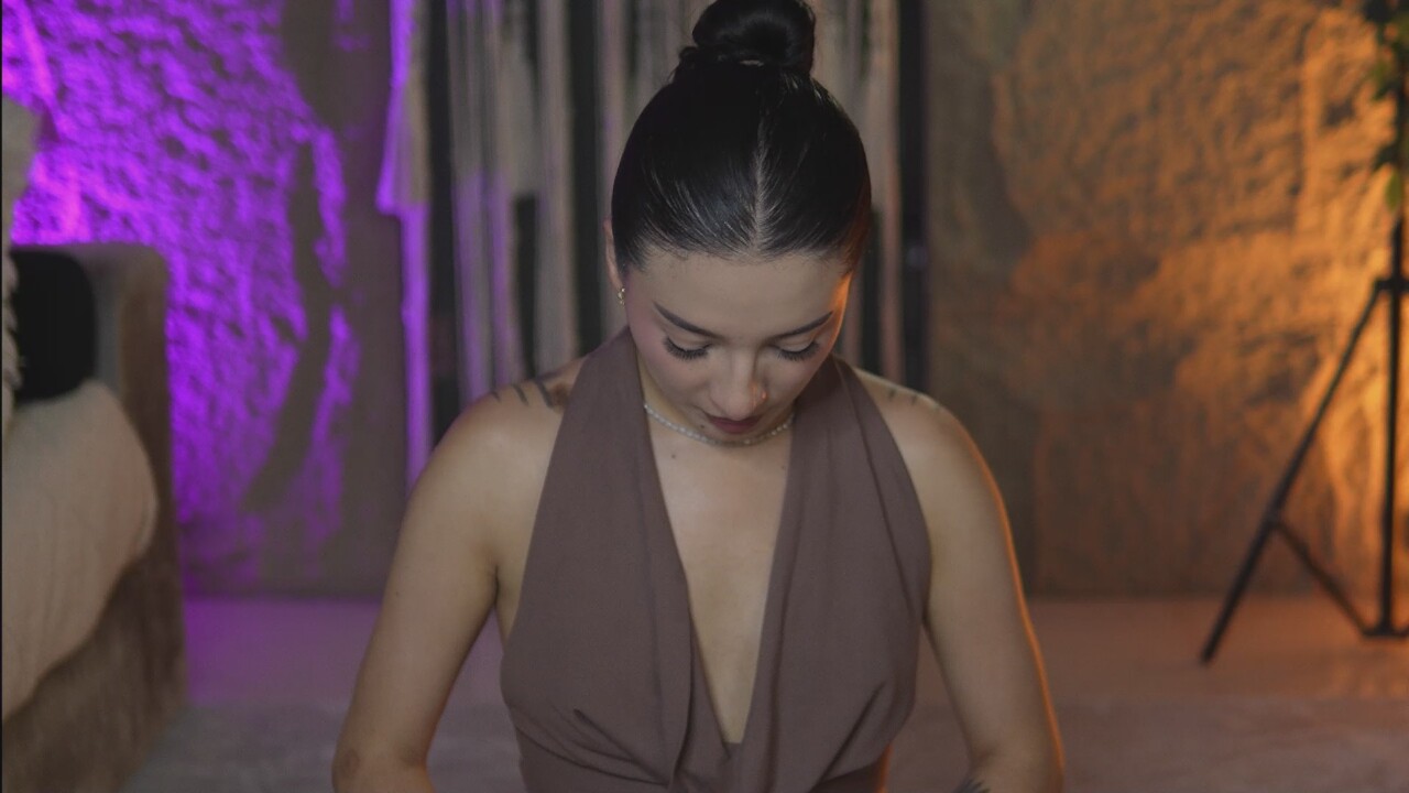 MiaWithhe