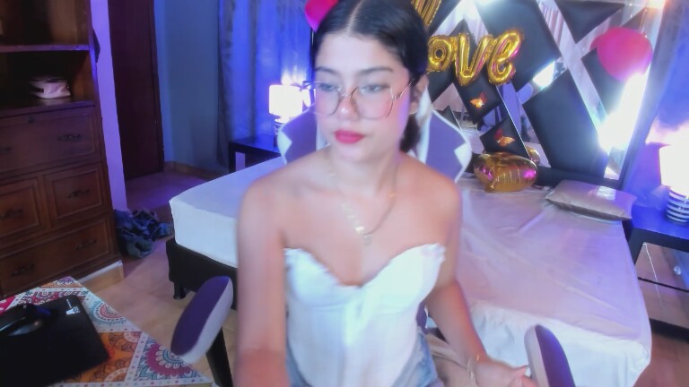 michell_sweetie's Streamate show and profile