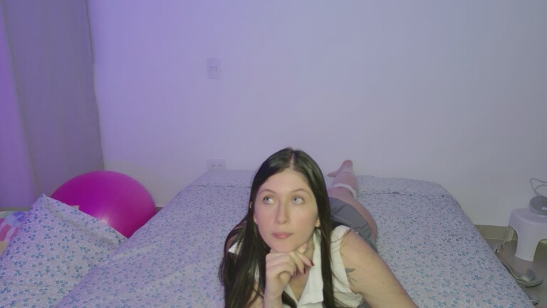 EmmaShaykk's Streamate show and profile