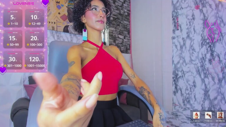 Queen_Cuarxooo's Streamate show and profile