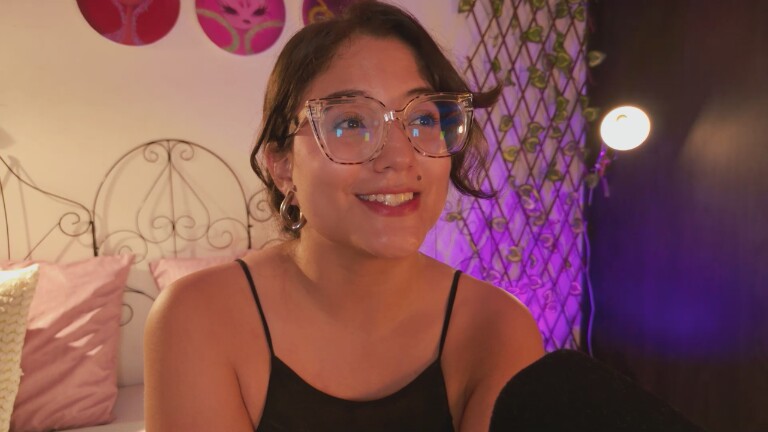 HaileyBunny_18's Streamate show and profile