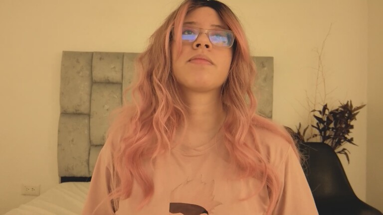 Izzumi's Streamate show and profile