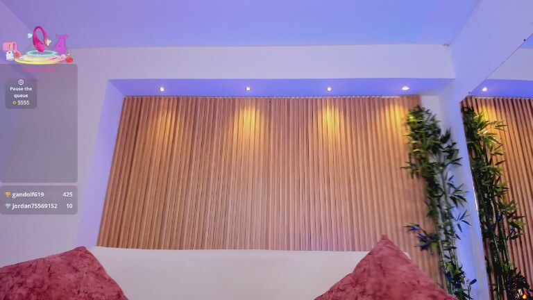 charlotteewhitee's Streamate show and profile