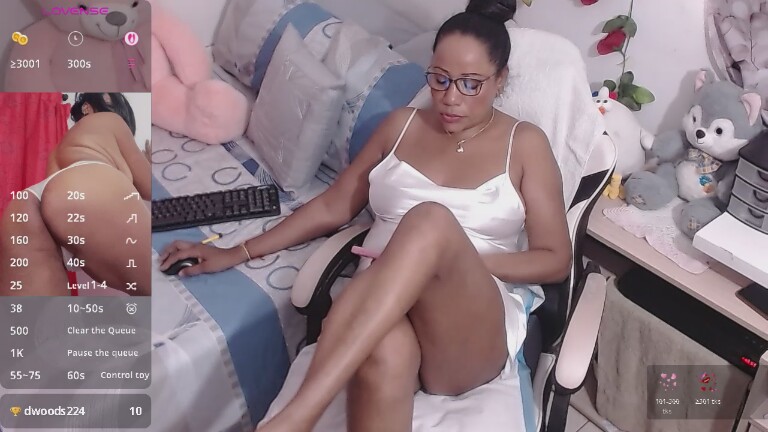 DulceStonex's Streamate show and profile