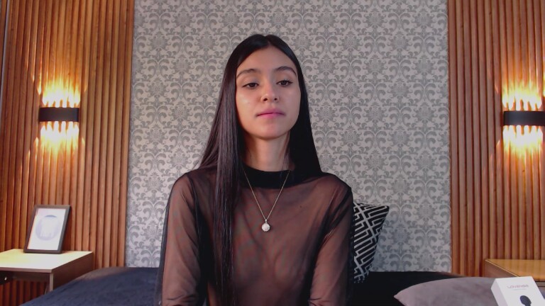 Charlotte_18's Streamate show and profile