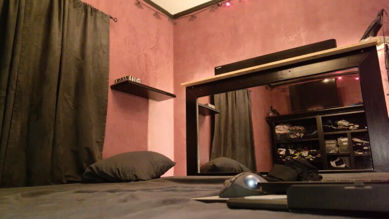 gothgirl_astrid's Streamate show and profile