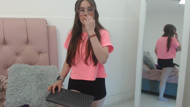 HannaJune's Streamate show and profile