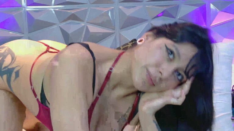 SukiChan's Streamate show and profile