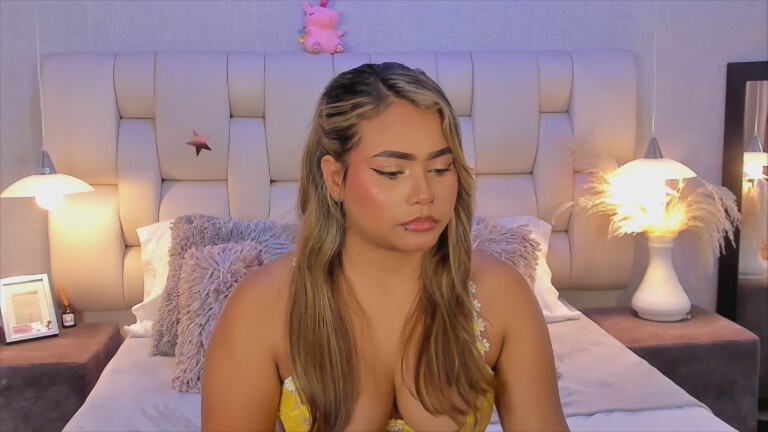 EmmaPrinncess's Streamate show and profile