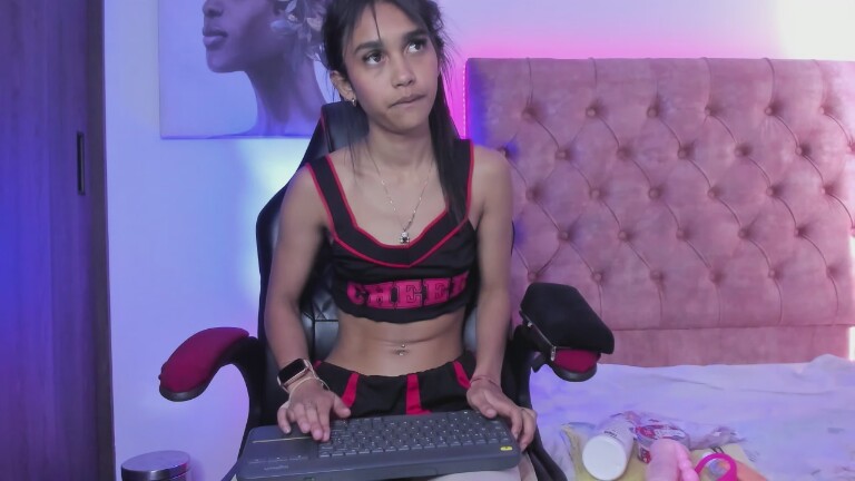 Yaya_Lm's Streamate show and profile