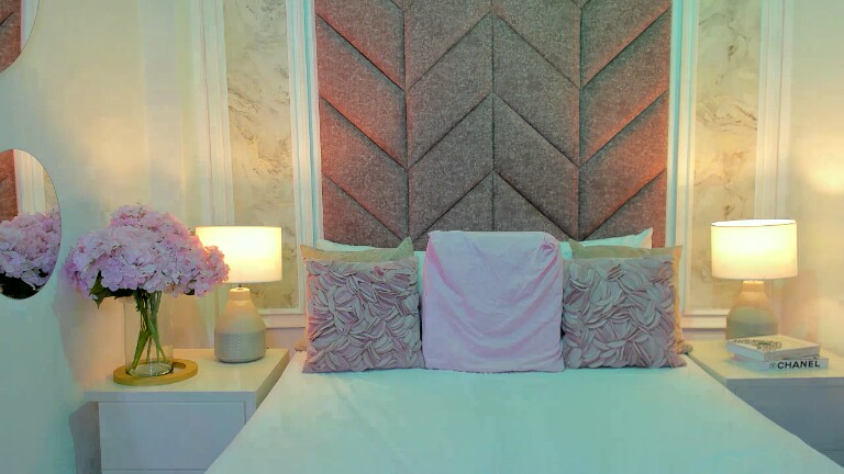 ScarletShinee's Streamate show and profile