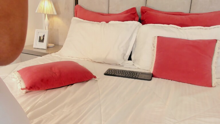 AliceRogerss's Streamate show and profile