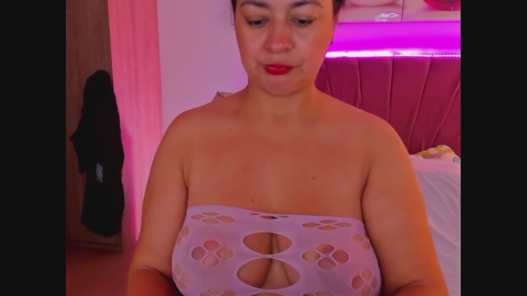 Busty_Isabell's Streamate show and profile