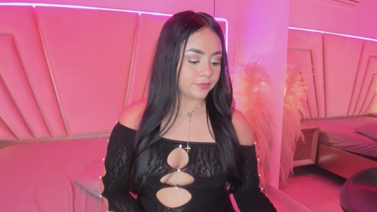 Sara_Devil's Streamate show and profile