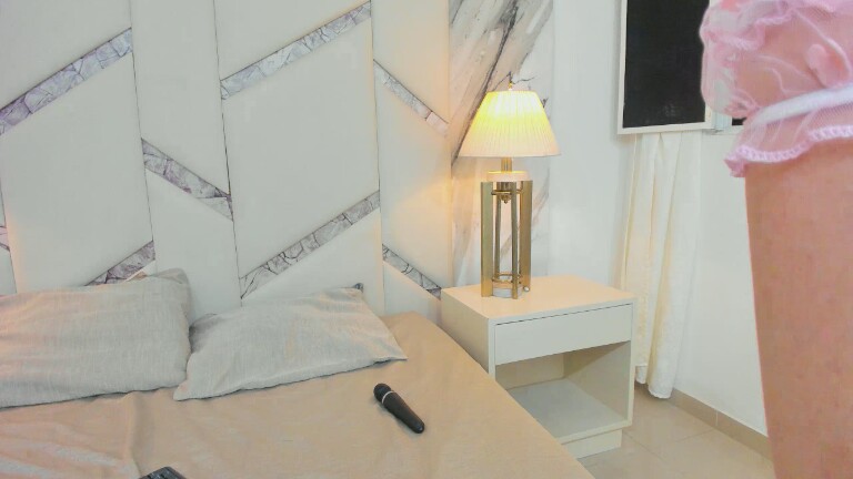 VioletKors's Streamate show and profile