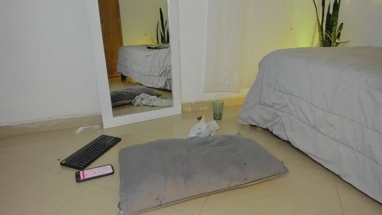 Stanlor1226's Streamate show and profile