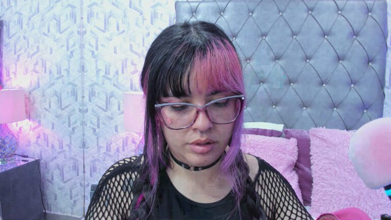 MaddieWaves's Streamate show and profile
