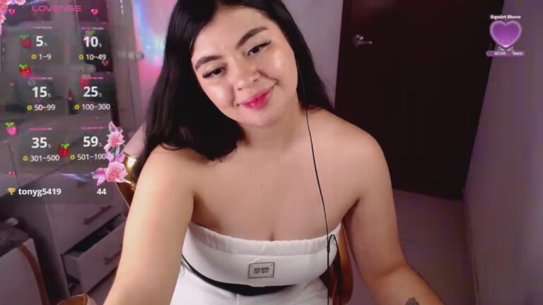 mila_paris's Streamate show and profile