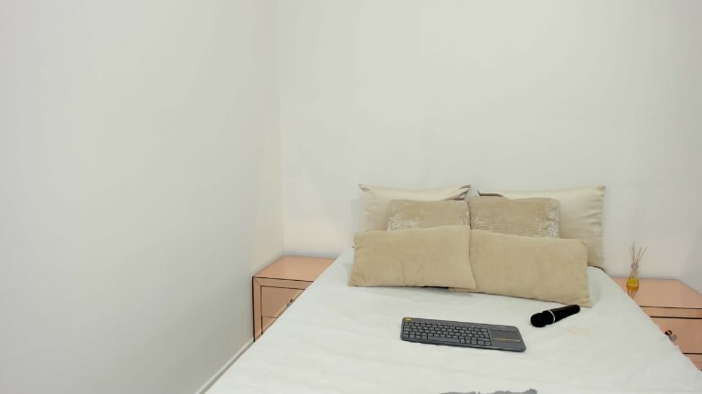 EmmaClayton's Streamate show and profile