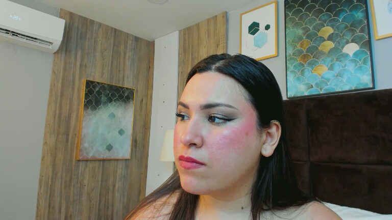 SerenaHotman's Streamate show and profile