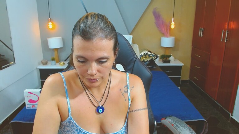 ConieMoss's Streamate show and profile