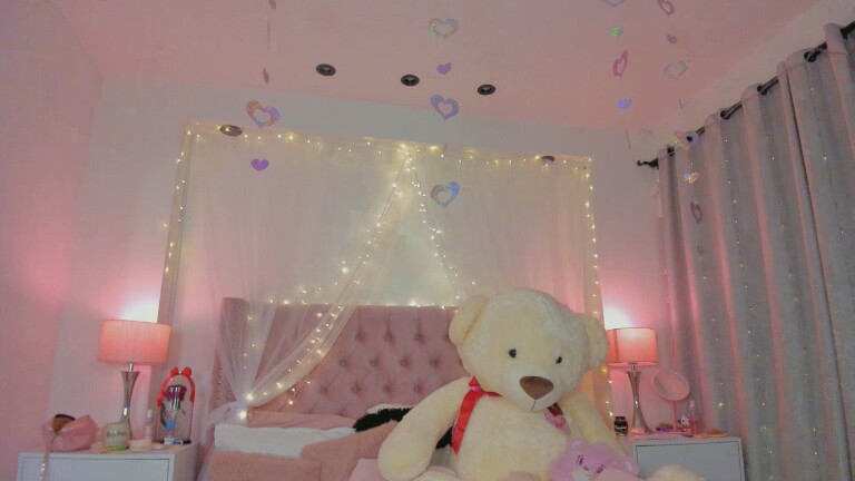 AlexandraWinterr's Streamate show and profile