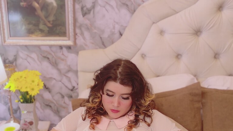 MaraMaison's Streamate show and profile