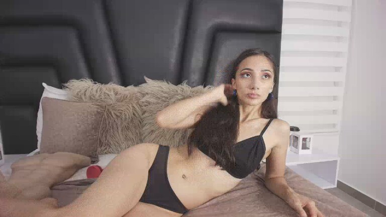 SarahThomson's Streamate show and profile