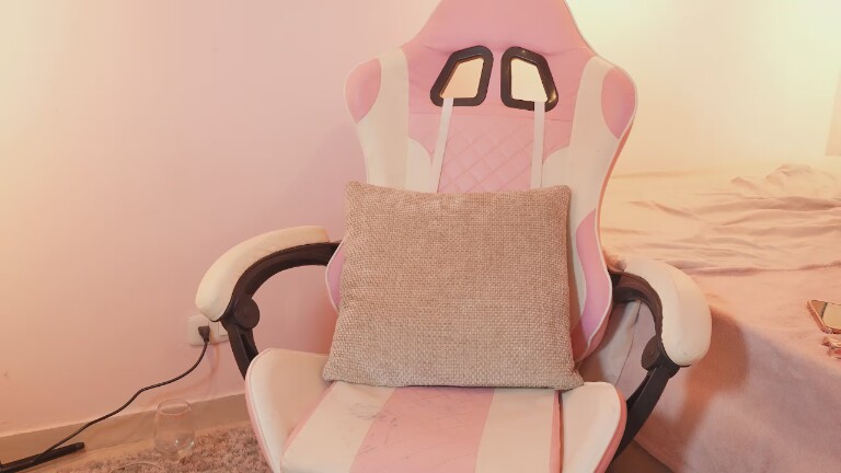 AvrilLaurent's Streamate show and profile