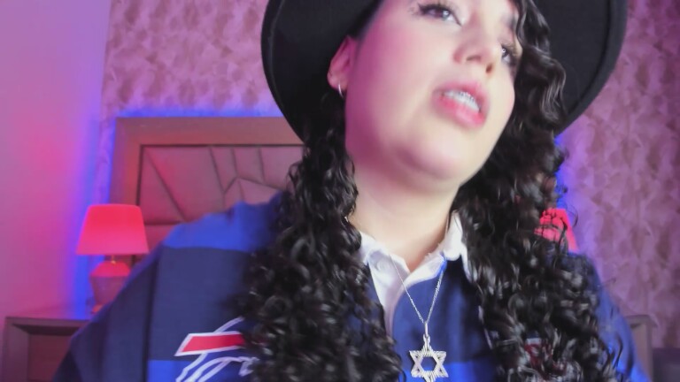 AnnaKing's Streamate show and profile