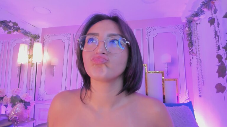 NaraSuarez's Streamate show and profile